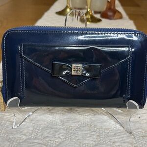 TORY BURCH Navy Blue Patent Leather Continental Wallet